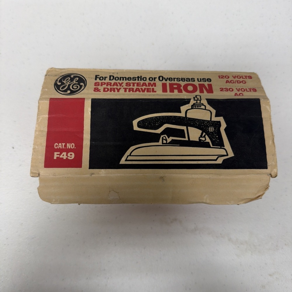 1960s GE Travel Iron w/attachable Mini Spray Bottle F49